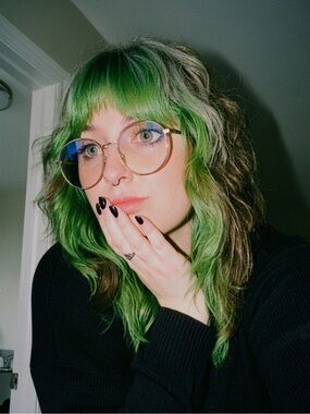Meet your Posher, Cassandra